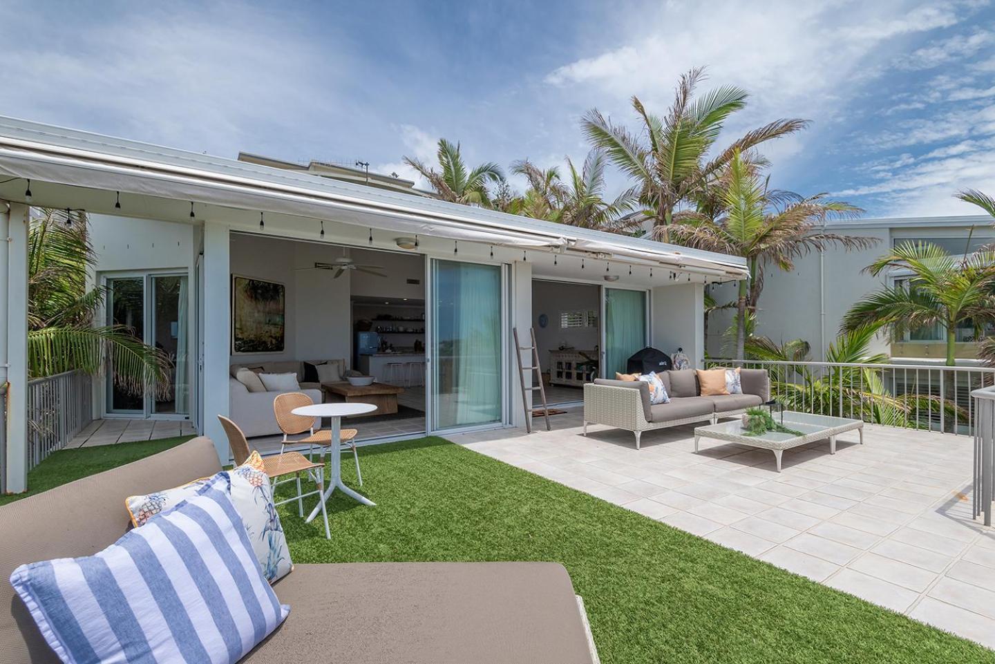 Andari Holiday Apartments Sunshine Beach Exterior photo
