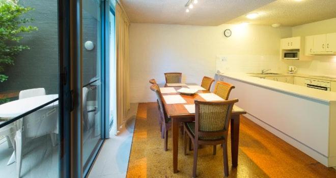 Andari Holiday Apartments Sunshine Beach Exterior photo